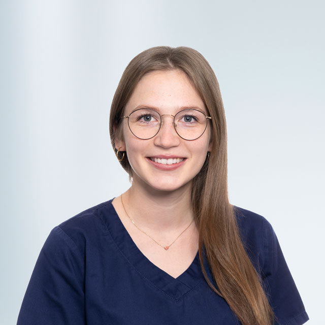 Porträtfoto von Jule Marie Käser